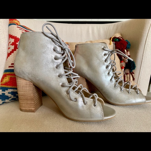 NEW CHINESE LAUNDRY ‘Biggest’ Lace-Up Bootie 8.5 - Picture 6 of 8